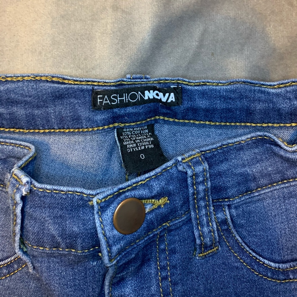 High-rise Skinny jeans (medium wash)